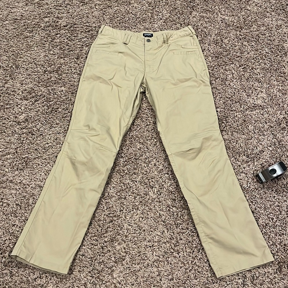Men’s khaki pants